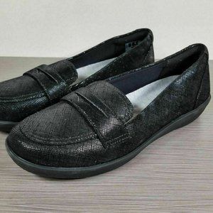 Clarks Ayla Ultra Cushioned Penny Loafer Black